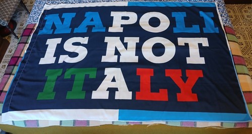 Bandiera napoli not italy - is,