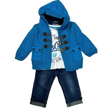 T-shirt cardigan top jeans