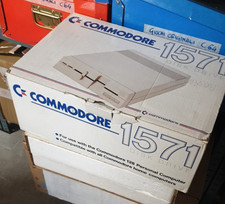 Commodore 1571 Floppy completo in box . Testato funzionante