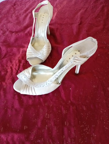 Coppia scarpe con tacco - coppia, di