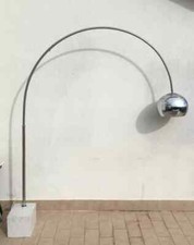 DESIGN-ILLUMINAZIONE-COMPLEMENTI D'ARREDO-LAMPADA AD ARCO-CROMATA-BASE MARMO