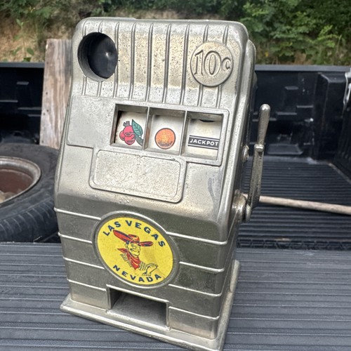 Slot machine vintage metallo