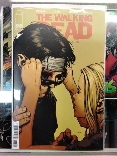 Walking dead dlx 137 cvr - #137, a