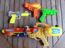 1 Fucile e 3 Pistole ad Acqua - Armi Giocattolo - Spiaggia,mare, piscina - Usato