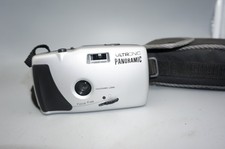 Fotocamera panoramica vintage Ultronic pellicola 35 mm punta e scatta argento con custodia