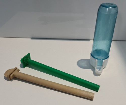 Abbeveratoio acqua gabbia