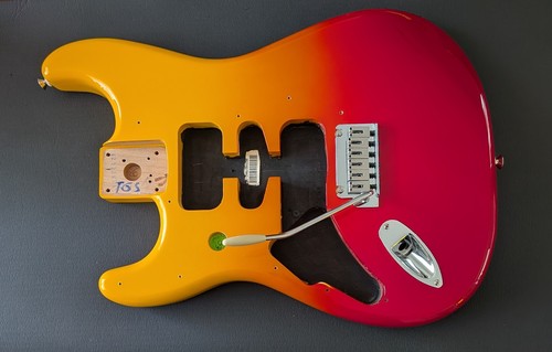 Lefty fender player - lefty, strat