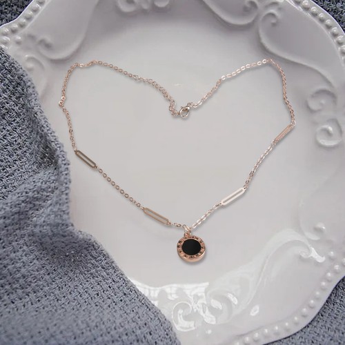 Raffinata collana con numeri