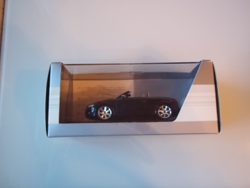 Audi roadster blu - tt,