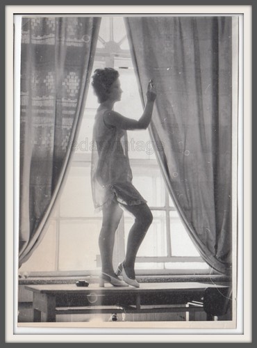 Finestra bella donna specchio