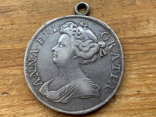 Anne mezza corona 1713 - mezza,