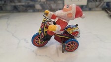 Sants Cavalca un Triciclo