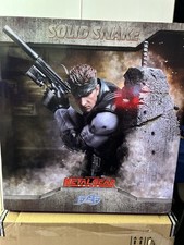 SNAKE METAL GEAR SOLID EXCLUSIVE  EDITION FIRST 4 FIGURES