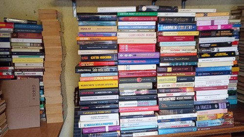 Lotto stock 100 libri - 100, vari