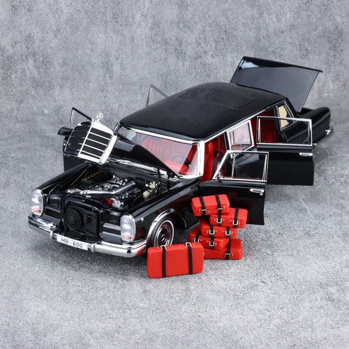 Modellino auto lega - in, 1:18