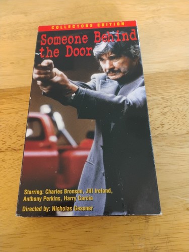 Someone behind the door - someone,