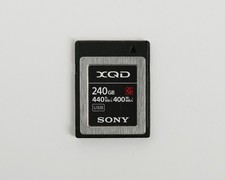 Sony 240 GB Scheda di Memoria Serie G XQD Interfaccia PCIe 2.0, L: 400 MB/s, R: 440 MB/s