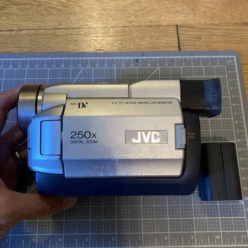 Videocamera mini jvc - mini, dv