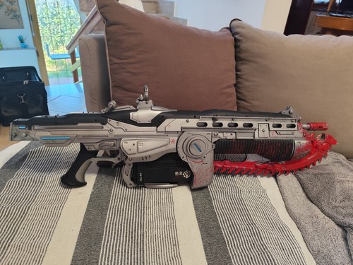 Neca gears war lancer - gears,