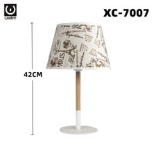 Lampada Da Tavolo Con Paralume