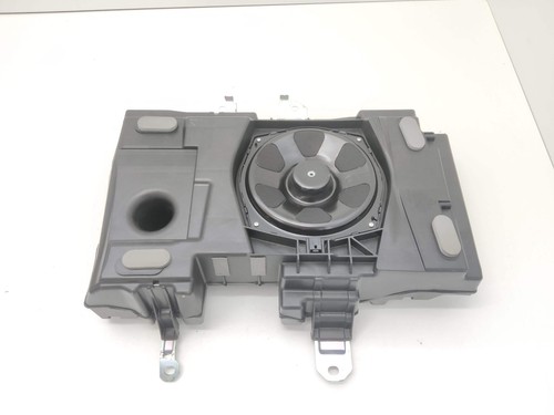 Subwoofer land rover - land,