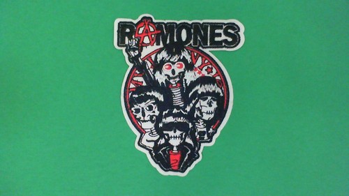 Ramones ferro toppa punk - su, toppa!