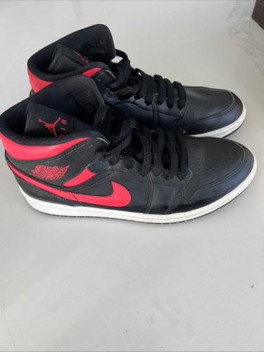 Nike air jordan mid - air,