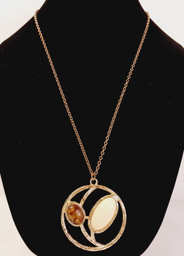 Collana con ciondolo vintage