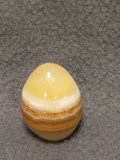 Piccolo uovo in pietra