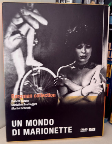 Mondo marionette - un,