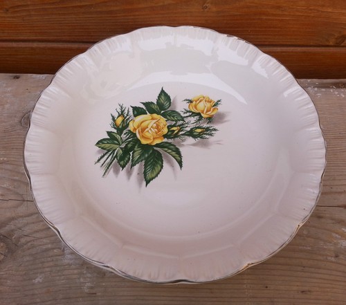 Vecchio piatto ceramica - in,