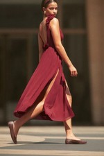 Abito midi nuovo con etichette