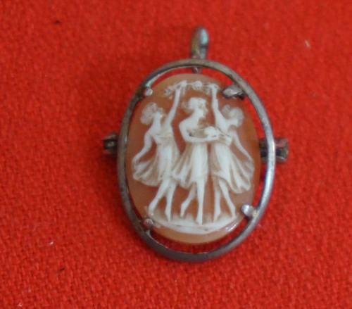Spilla cammeo pendente - , in