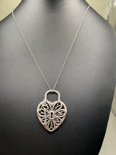 Collana con ciondolo - , chiave