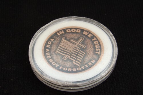 God trust coin - in,