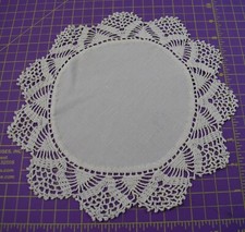 3549 Grazioso centrino bianco