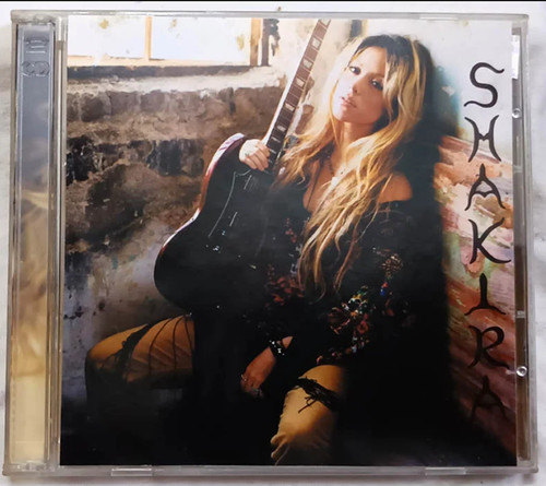 Shakira laundry service washed - shakira,