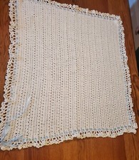 Culla bianca fatta a mano