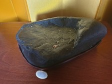 Suiseki di basalto di fiume