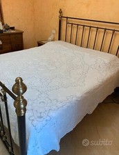 Copriletto matrimoniale ricamato a mano in puro lino bianco Sfilato Siciliano