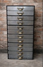 Cassettiera stile industriale