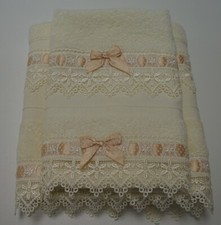 SET ASCIUGAMANI SPUGNA E PIZZO