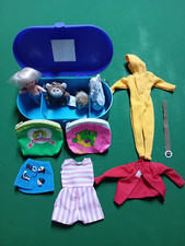 Lot items doll - of,