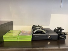 Xbox 360 Slim Nero + 2 Joystick + 8 Giochi