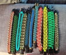 Bracciali E Portachiavi In