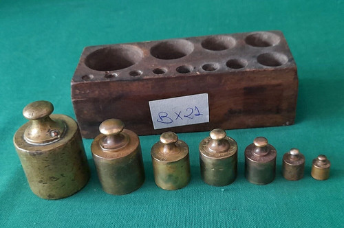 Pesiera legno con vecchi - in,
