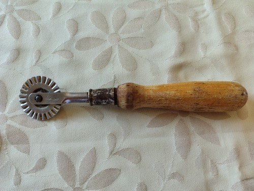 Rotella tagliapasta vintage
