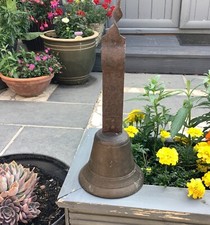 Antica campana/porta francese