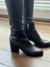 Stivali in pelle Sergio Rossi nuovi senza scatola