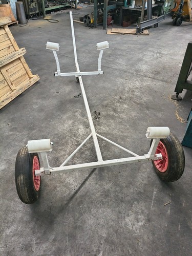 Carrello per piccoli gommoni